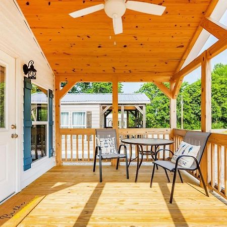 4 Heron Haus, Luxury Tiny House, Pet Friendly, Mins To Downtown ガンターズビル エクステリア 写真