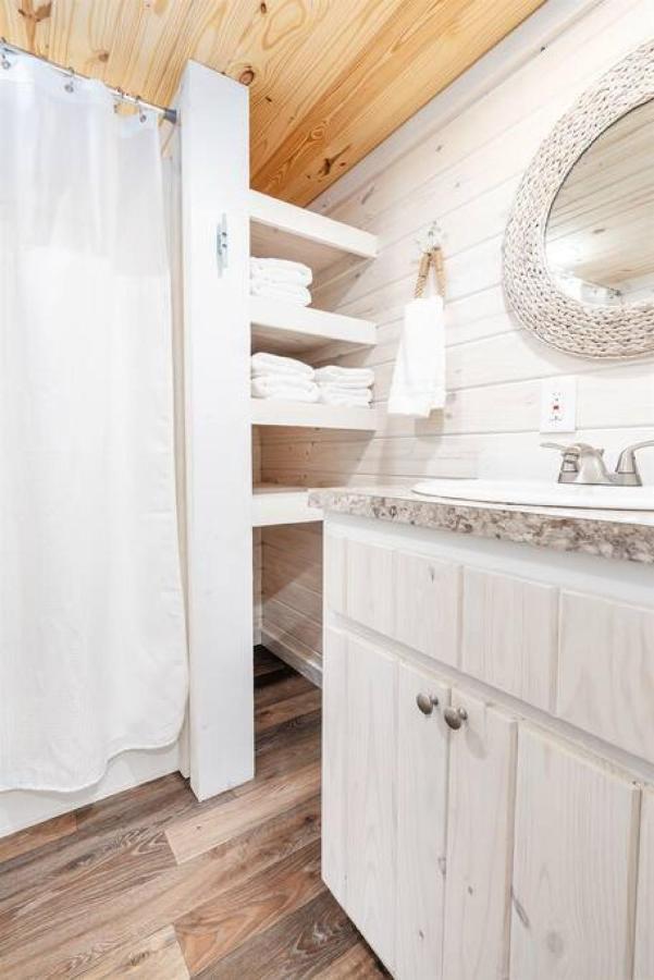 4 Heron Haus, Luxury Tiny House, Pet Friendly, Mins To Downtown ガンターズビル エクステリア 写真