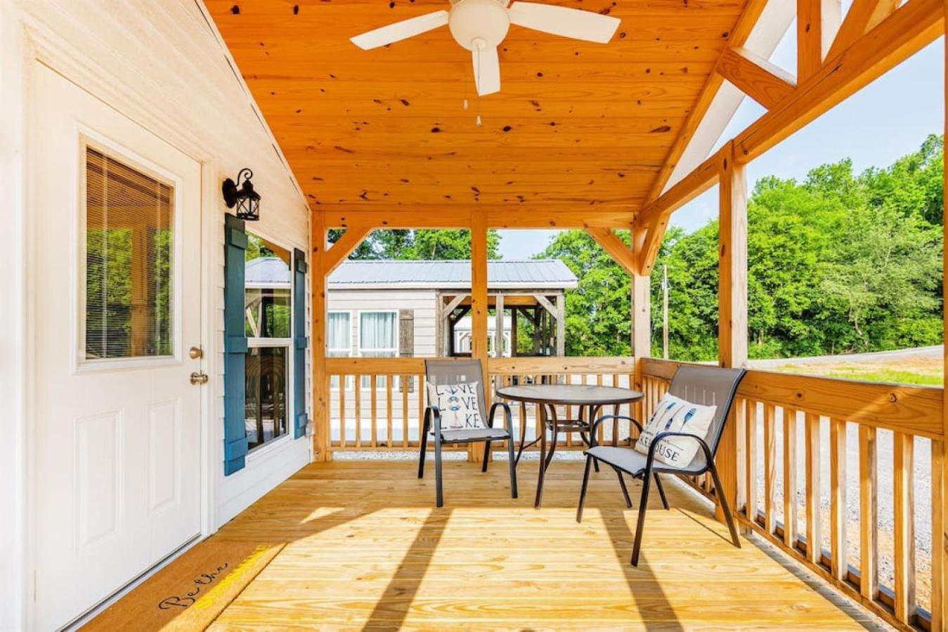 4 Heron Haus, Luxury Tiny House, Pet Friendly, Mins To Downtown ガンターズビル エクステリア 写真